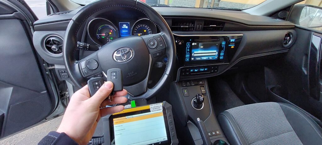 TOYOTA COROLLA