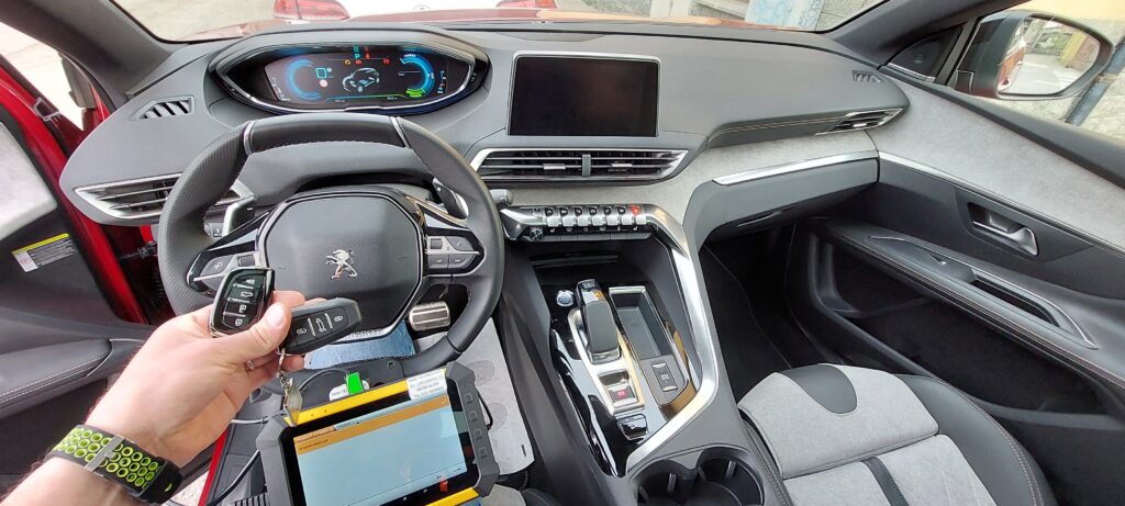 PEUGEOT 3008