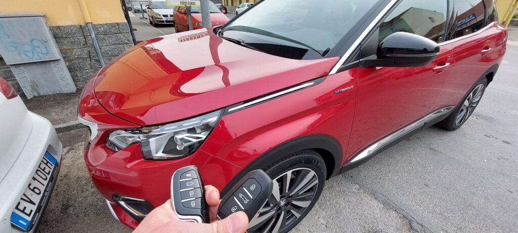 PEUGEOT 3008