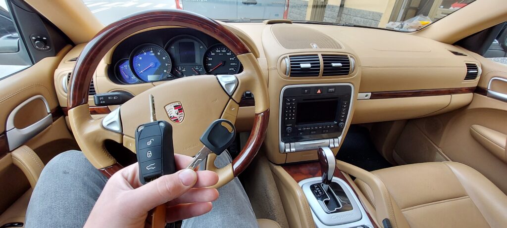 PORSCHE CAYENNE