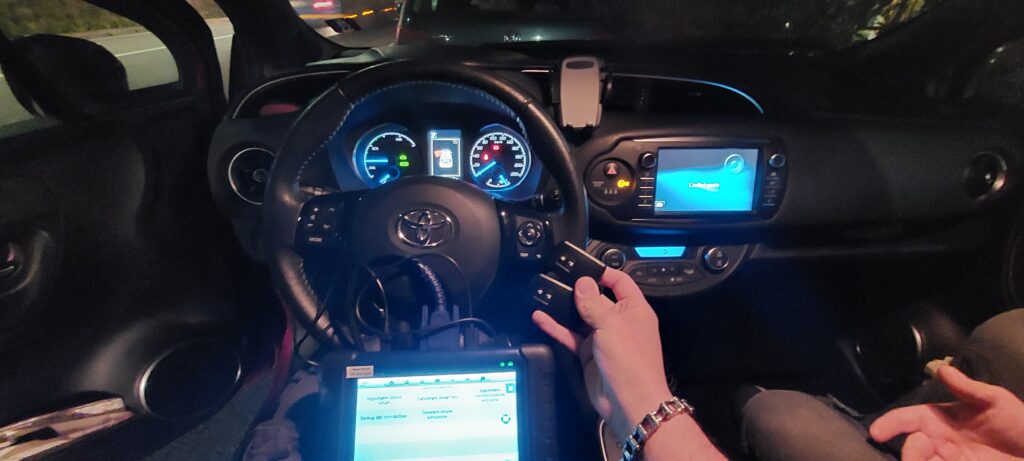 TOYOTA YARIS KEYLESS