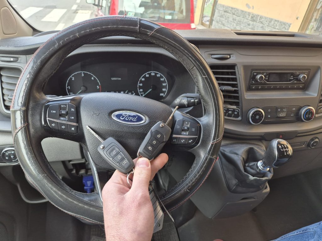 Duplicazione chiave radiocomando Ford Transit