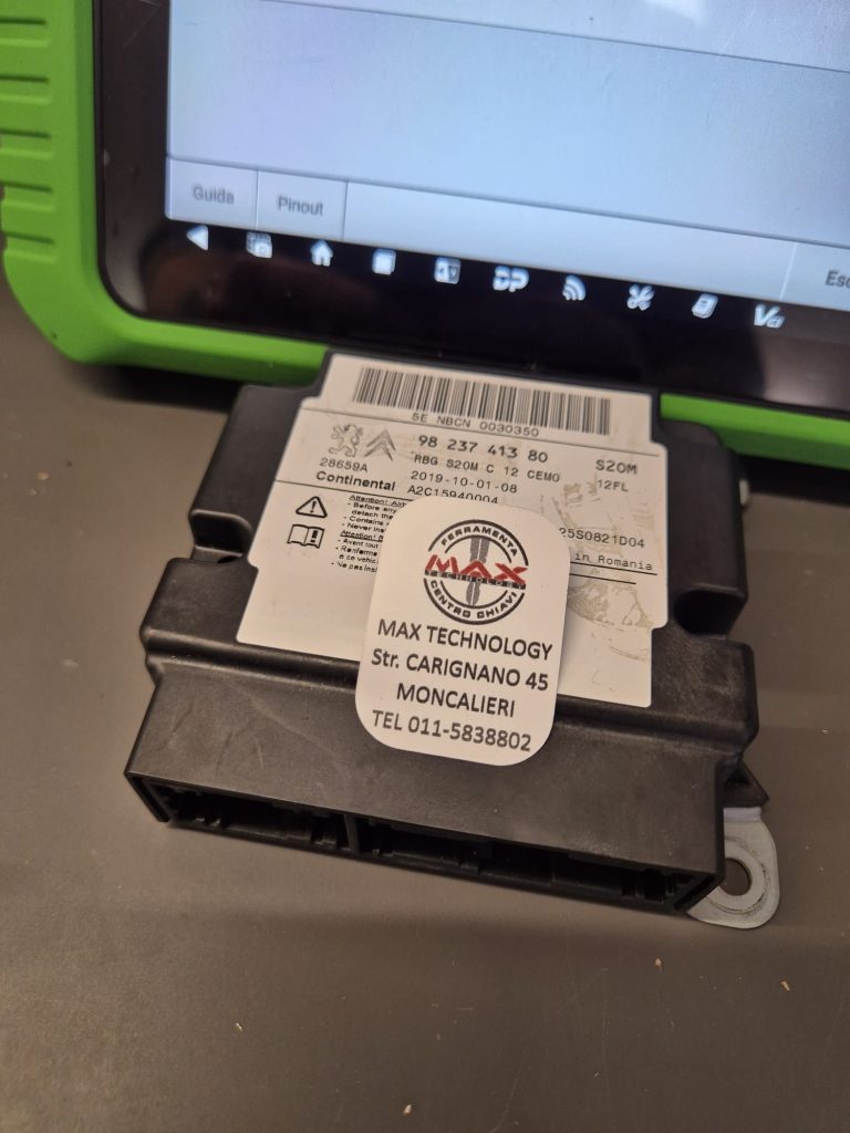 Reset airbag ECU 98 237 413 80 Peugeot 208