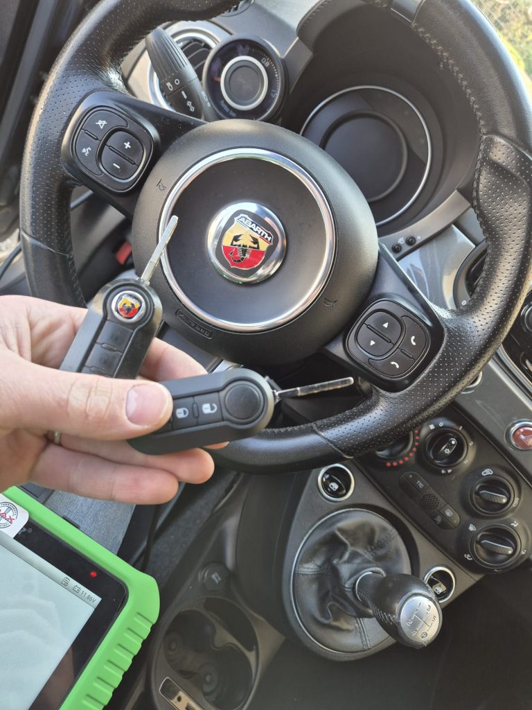 Duplicazione chiave radiocomando Fiat 500 Abarth