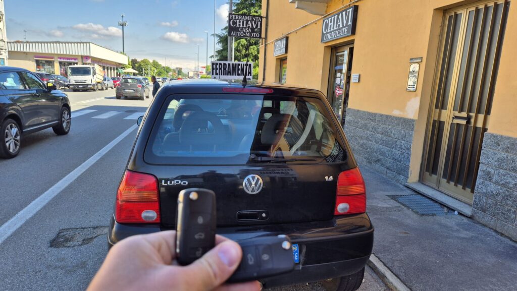 Duplicazione chiave telecomando Volkswagen Lupo