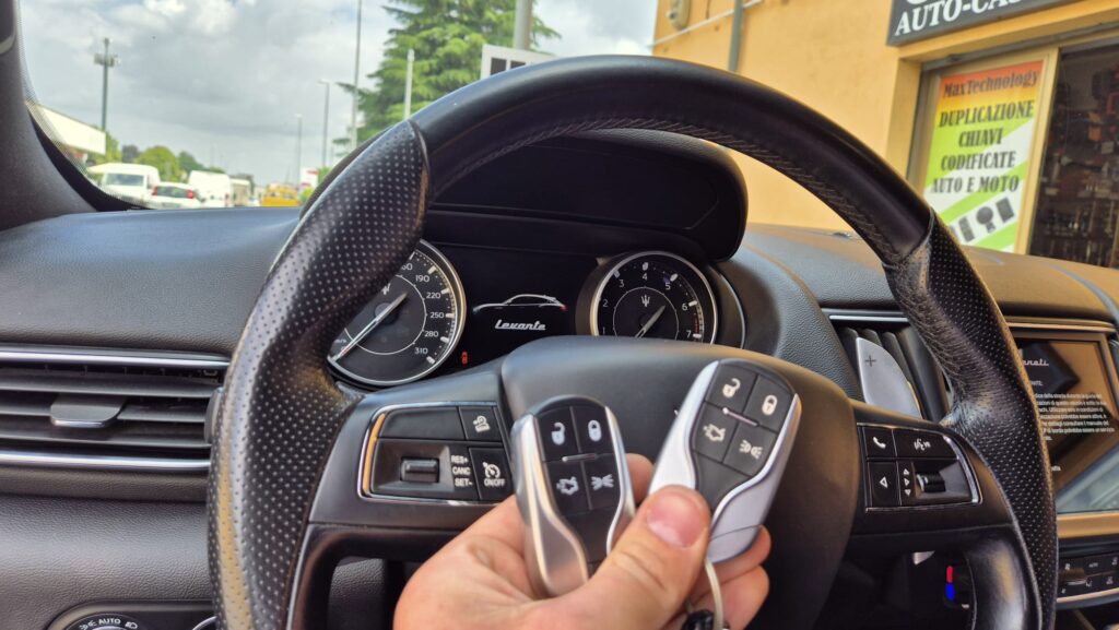 Duplicazione chiave keyless Maserati Levante