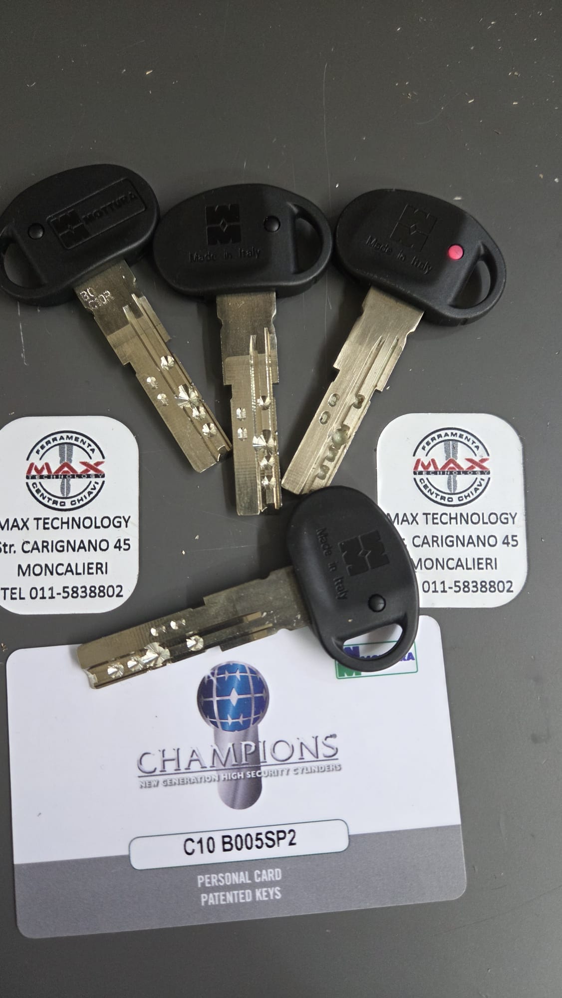 Duplicazione chiavi Mottura Champions testa nera