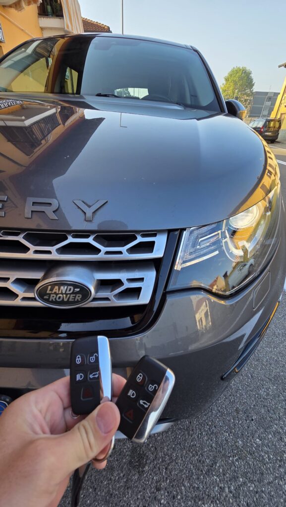 Duplicazione chiave keyless Land Rover Discovery